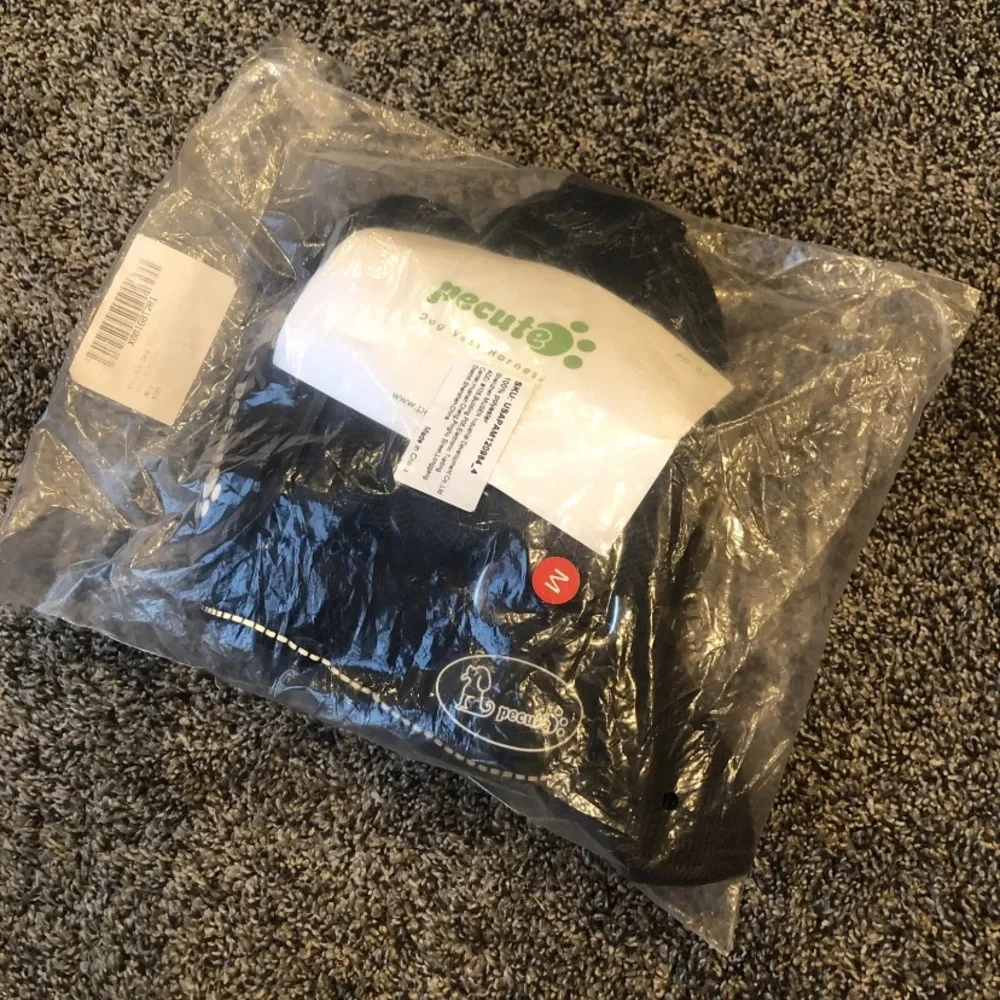 NEW Pecute Dog Training Harness Vest Size Medium Reflective No Choking, no Pull.